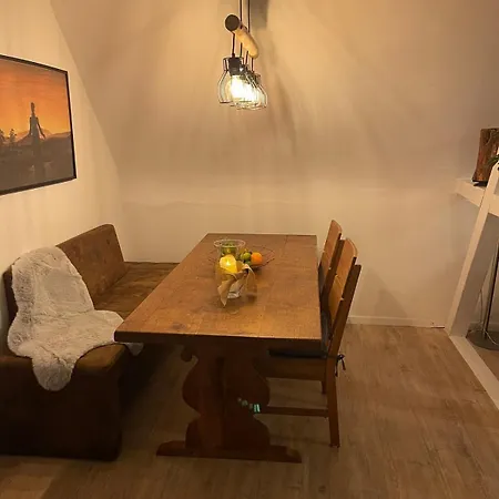 Konfortable Mit Balkon Und Gartenblick