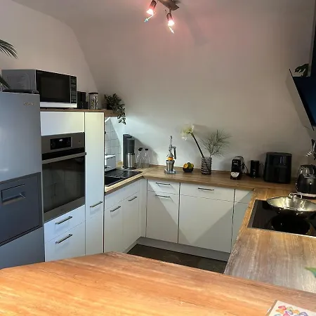 Apartment Konfortable Mit Balkon Und Gartenblick
