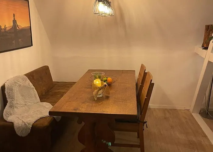 Konfortable Mit Balkon Und Gartenblick