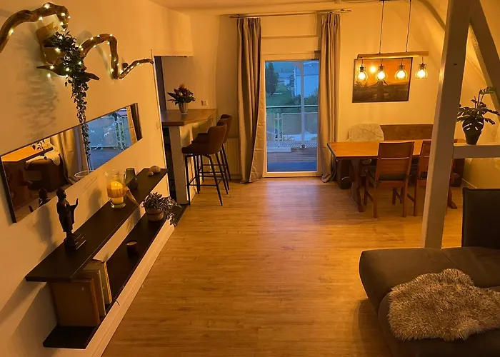 Konfortable Mit Balkon Und Gartenblick Apartmán *
